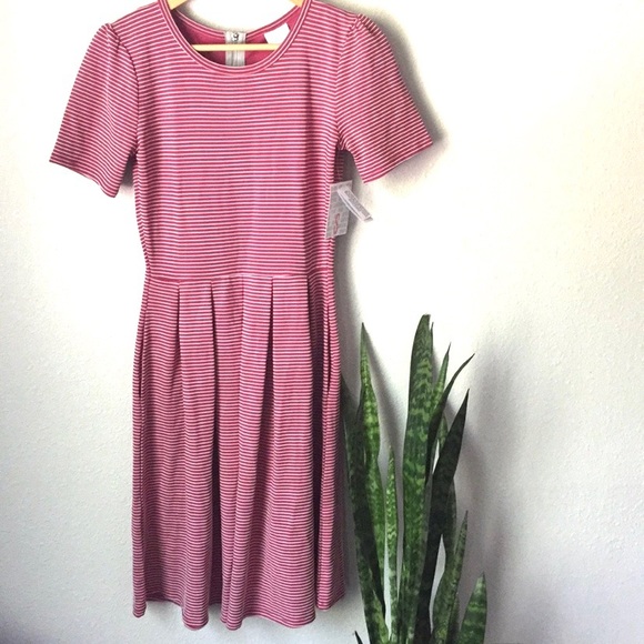 LuLaRoe Dresses & Skirts - NEW Lularoe Amelia Dress 3XL